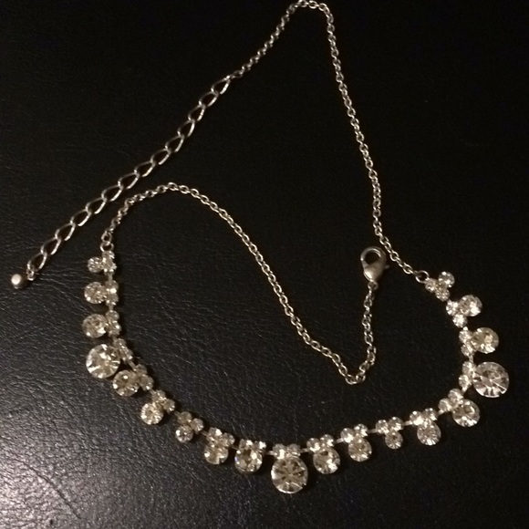 Gorgeous Rhinestone Necklace Adjustable - Picture 2 of 3